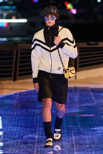 Look 24